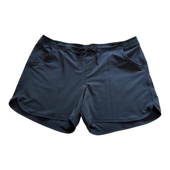 Land End Sport Athletic Shorts - Size 18 - Picture 1 of 8